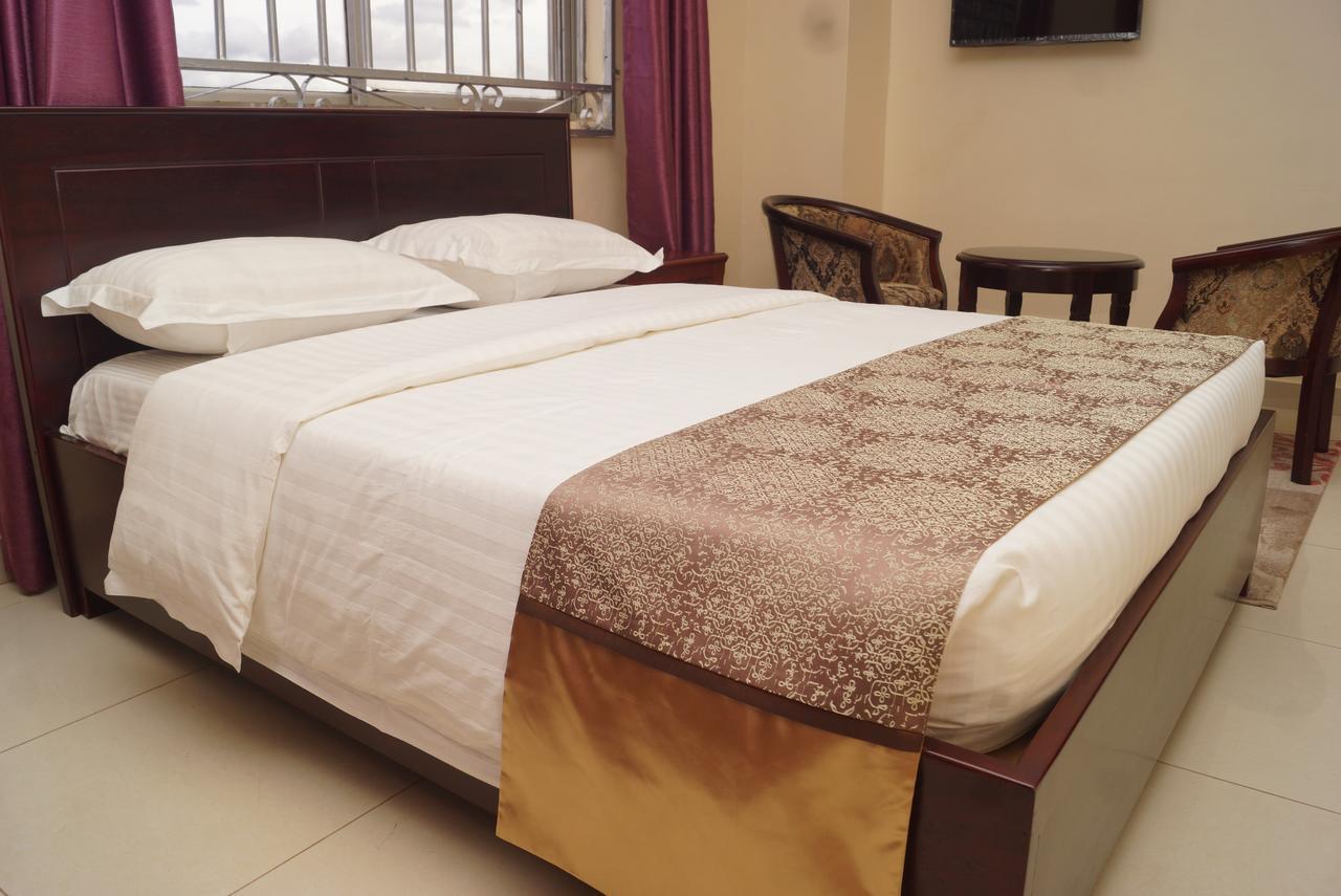 Diamonds Hotel Kampala Exterior photo